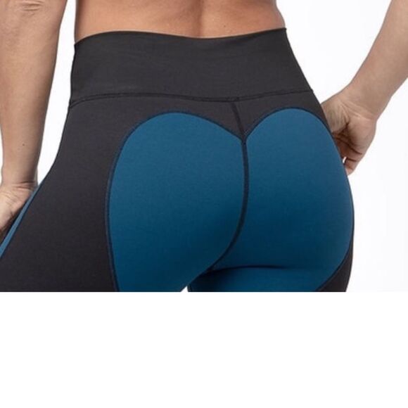 NEW EVREE X BARBELLA  Women’s Heart Booty Leggings
Activewear Black M - Picture 13 of 13